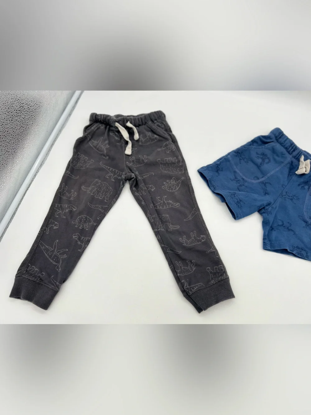 Carter's Toddler Boys Dinosaur Gray Sweatpants And Transformers Blue Shorts 3T